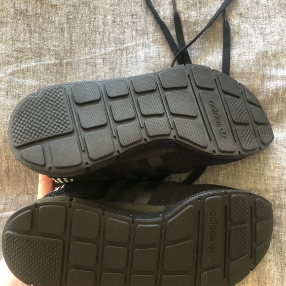 Adidas womens swift running shoe black with white - Picture 6 of 6